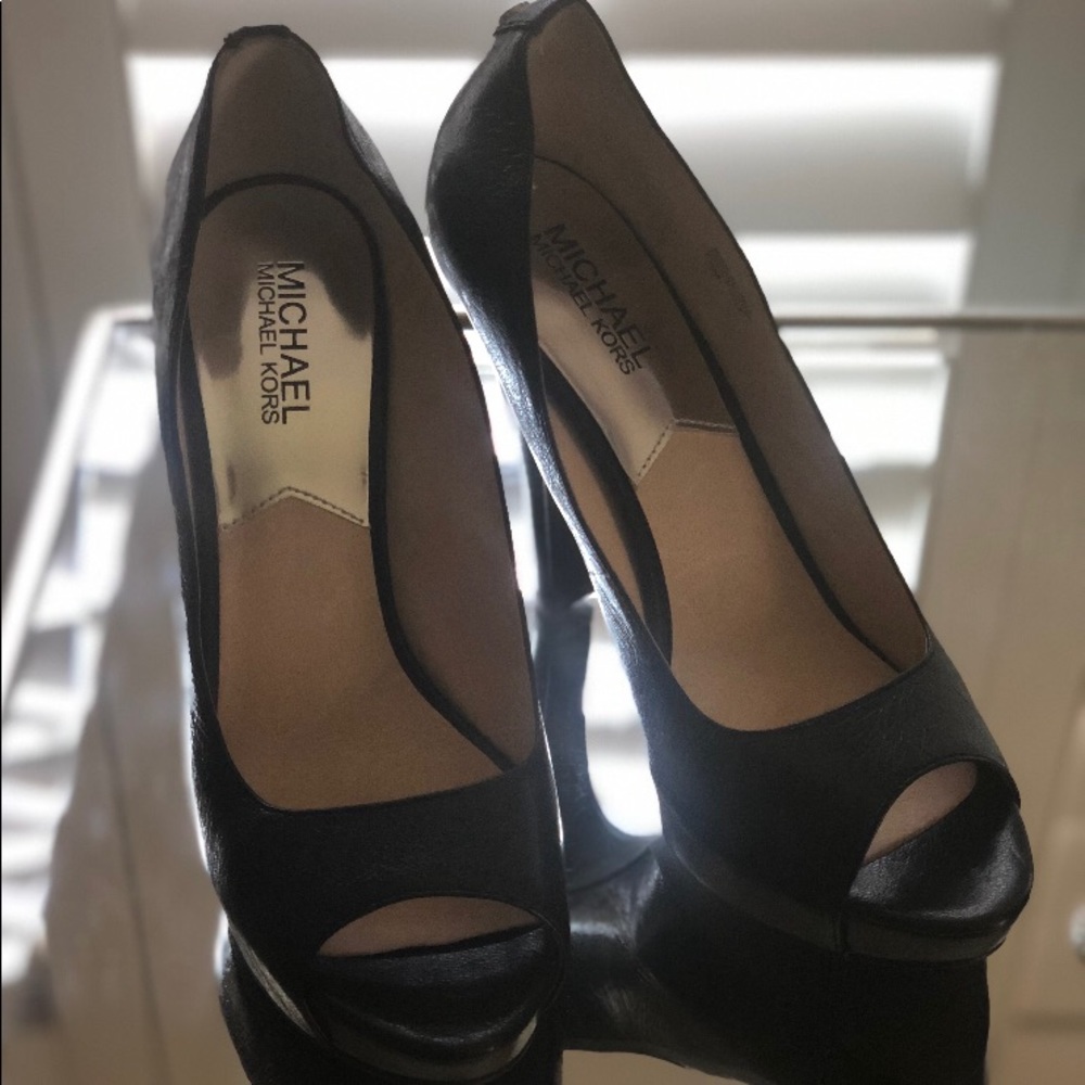 Michael Kors peep 👀 toes